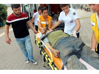 Lastikten Fırlayan Parça Sonucu Yüzünden Yaralandı