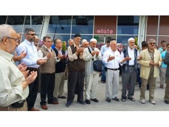 Umre Kafilesi Kutsal Topraklara Uğurlandı