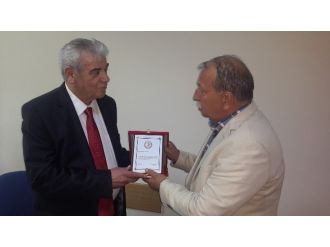 Haberal Ve Müftüoğlu’na Teşekkür Plaketi