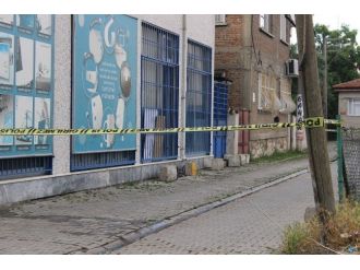 Şüpheli Paket Polis Ekiplerini Alarma Geçirdi