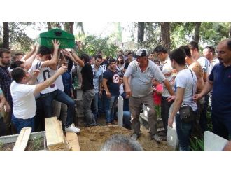 Atsak Ailesinin Cenazesinde Gözyaşları Sel Oldu