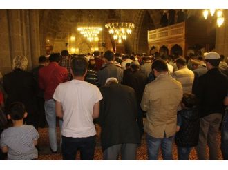 Erzurum’da İlk Teravih Namazı Kılındı