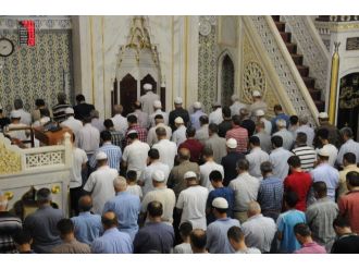 Batmanlı Kadınlar Ramazan’ın Barışa Ve Kardeşliğe Vesile Olmasını Dilediler