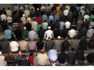 Ağrı’da İlk Teravih Namazı Kılındı