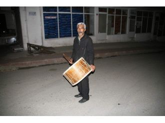Yozgat’ta Vatandaşlar Sahura Davul Sesi İle Uyanıyor
