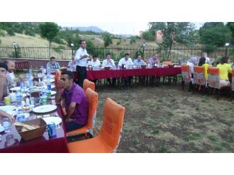 Tayini Çıkan Kulp Adliyesi Hakimlerine Veda Yemeği