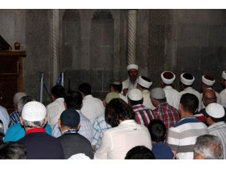 Kayseri’de İlk Teravih Namazı Kılındı