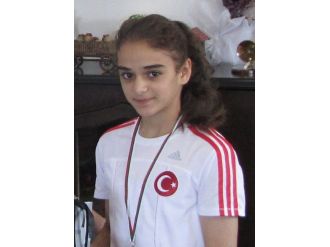 Düzce Gençlik Spor Sporcusu Özel Kültür Koleji Öğrencisi Apaydın Başkan Şampiyonasında Adından Söz Ettiriyor