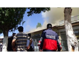 Kars’ta İş Yerinde Çıkan Yangın Korkuttu