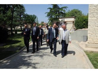 Vali Özkan, İslamköy’de Cenaze Hazırlıklarını İnceledi