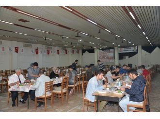 Vatandaşlar Sahur Sofrasında Da Bir Araya Geldi