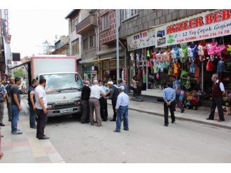Afyonkarahisar’da Bıçaklı Kavga: 1 Yaralı