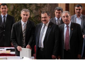 Bakan Eroğlu Ve Bakan Bozkır Meclis’te Kayıtlarını Yaptırdı