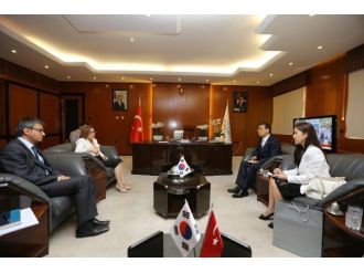 Güney Kore Büyükelçisi Cho’dan Fatma Şahin’e Ziyaret