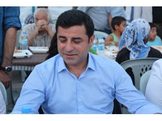 Demirtaş, İlk İftarını Çadırda Açtı