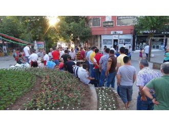 İftarın Vazgeçilmezi Çiğ Köfte Tezgahlardaki Yerini Aldı