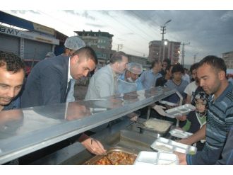 Şehr-i Tuşba’da Şehr-i Ramazan İftar Çadırı