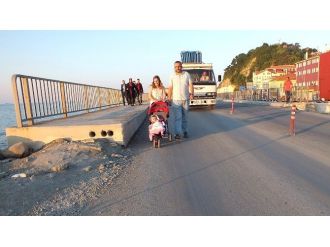 İnebolu’daki Yeni Köprü Tehlike Saçıyor