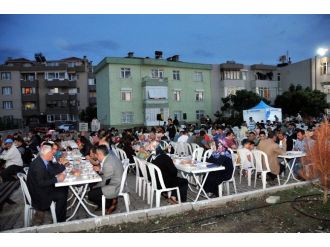 Turan, Vatandaşlarla İftar Yaptı
