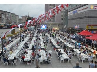 Gaziosmanpaşa Belediyesi’nden Bin 500 Kişilik Sokak İftarı