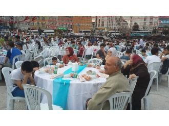 Zeytinburnu Belediyesi’nden 5 Bin Kişiye İftar