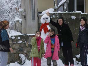 Türkoğlunda Çocukların Kar Sevinci