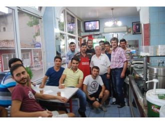 Malkaralı Esnaftan Mezunlara Veda Yemeği