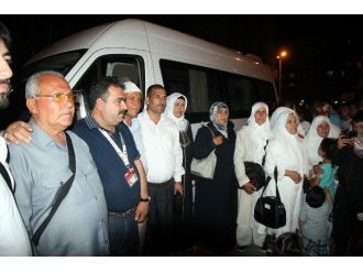 Umre Yolcuları Dualarla Uğurlandı