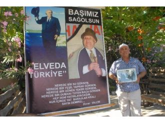 Demirel Sevgisi Dev Afiş Yaptırdı
