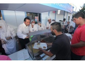 Menderes’te Onlarca Vatandaş İftar Programında Buluştu