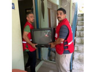 Aydın Kızılay İhtiyaç Sahibi Aileye Yuva Kurdu