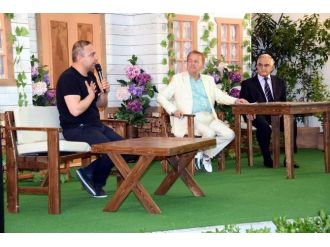 Ünlü Oyuncu İrfan Kangı Aliağa’da Ramazan Sohbetleri’nin İlk Konuğu Oldu