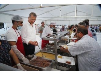 Mezitlililer Ramazan’ın İlk İftarında Bir Araya Geldi