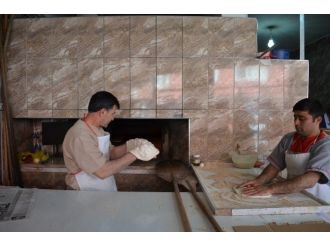 Ramazan Pidesi Fırıncıların Yüzünü Güldürdü