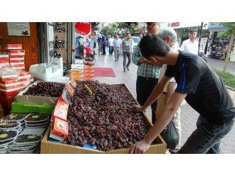 Hurmalar Tezgahta Yerini Aldı