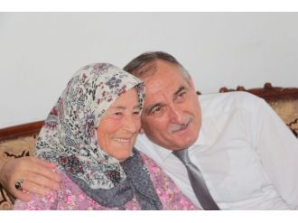 Başkan Yılmaz Hastalara Moral Olmaya Devam Ediyor