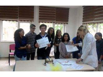 Mamak Belediyesi Bilgi Evi Öğrencileri Başarı Belgelerini Aldı