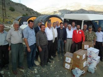 Kızılay’dan 13 Aileye Gıda Yardımı