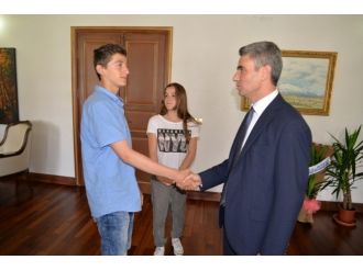 Bolu’da Teog Sınavında İlk Üçe Giren Öğrenciler Ödüllendirildi