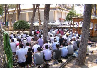 Ramazanın İlk Cuması Camiler Doldu Taştı