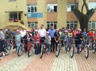 Kartepe’de Bisikletini Almayan 5. Sınıf Öğrencisi Kalmadı