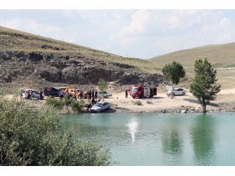 Virajı Alamayan Otomobil Baraja Uçtu