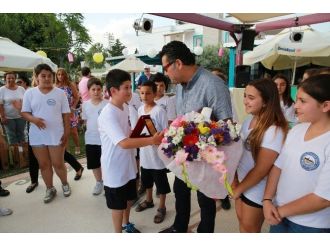 Başkan Kocadon, Şampiyon Folklorcuların Sevincini Paylaştı