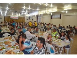 Kuşadası’nda Ramazan Boyunca Hayırseverlerden İftar Yemeği