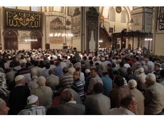 Ramazan Ayının İlk Cumasında Ulucami Doldu Taştı