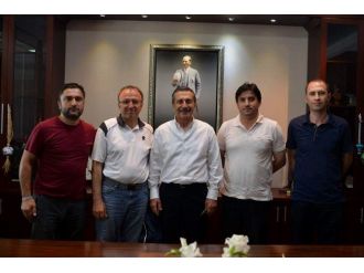 İsten Çıkartılan Eylemci İşçiler Başkan Ataç’ı Ziyaret Etti