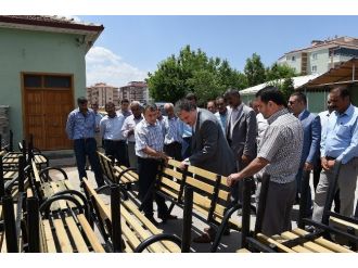 Büyükşehir Belediyesi Muhtarlara Bank Dağıttı