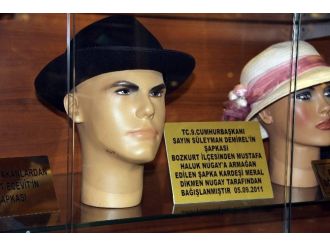 Süleyman Demirel’in Şapkasına Ziyaretler Sürüyor