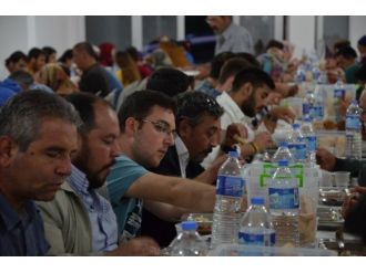 İftar Çadırında İlk Oruç Açıldı