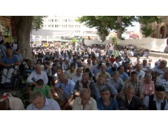 Ramazan’ın İlk Cuma’sında Camiler Doldu Taştı